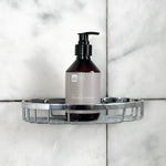 Essential Beard Wash im Badezimmer – stilvolles Premium Bartshampoo von Black Forest Co.
