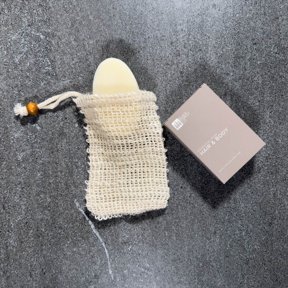 Anwendung der Essential Soap Bar – natürliche Reinigung & Pflege für Haut und Haar von Black Forest Co.
